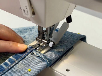 Как подшить джинсы и сохранить фабричный край дома. Изображение 5