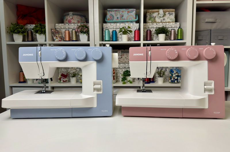 Janome 1522 теперь в новых цветах. Изображение 1