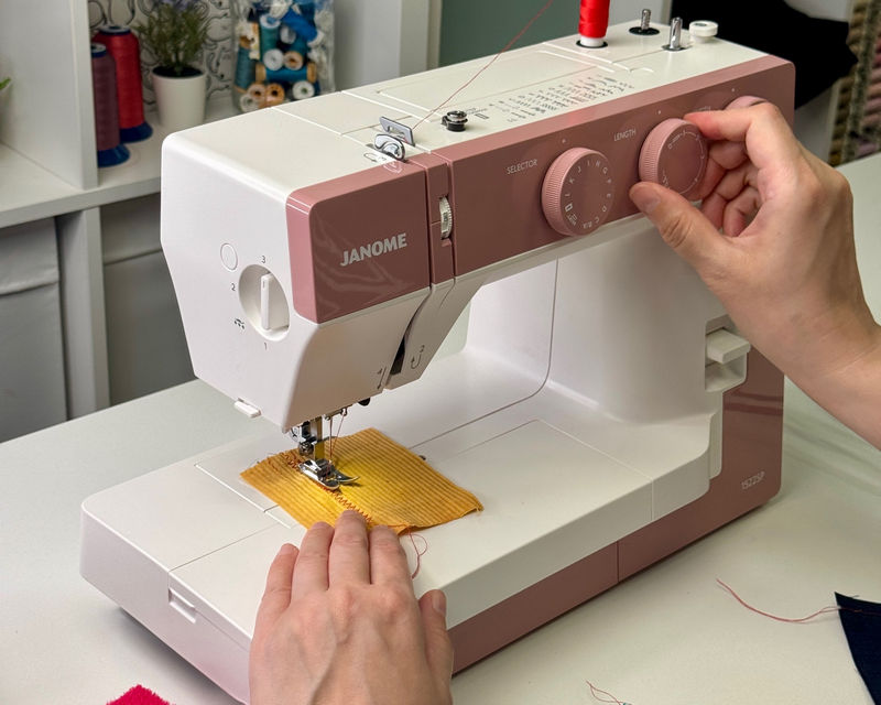 Janome 1522 теперь в новых цветах. Изображение 6