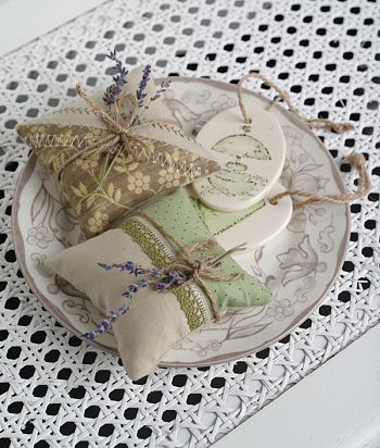 Мастер-класс «Провансаль», выполненный на Janome ArtDecor 734D